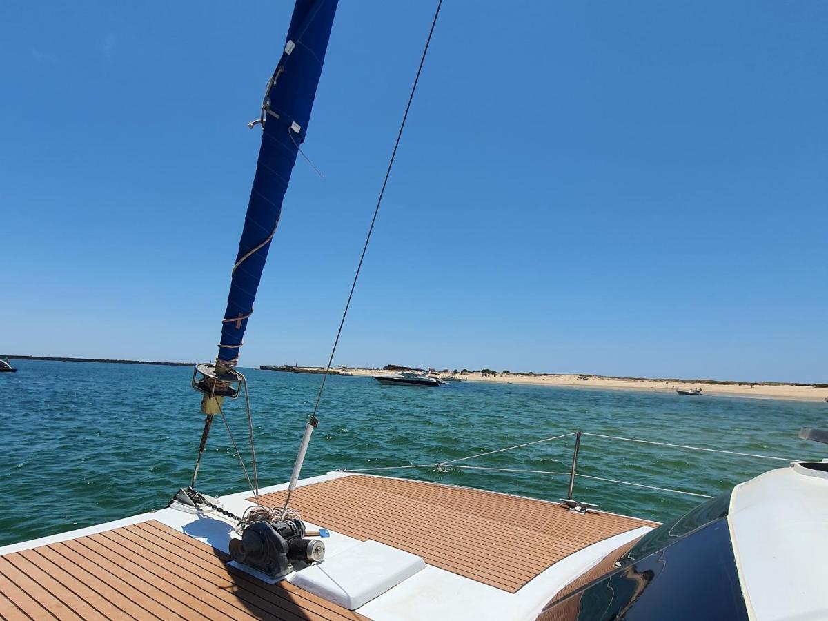 Barco Casa Catamara Sleepandboat Hotel Фаро Екстериор снимка