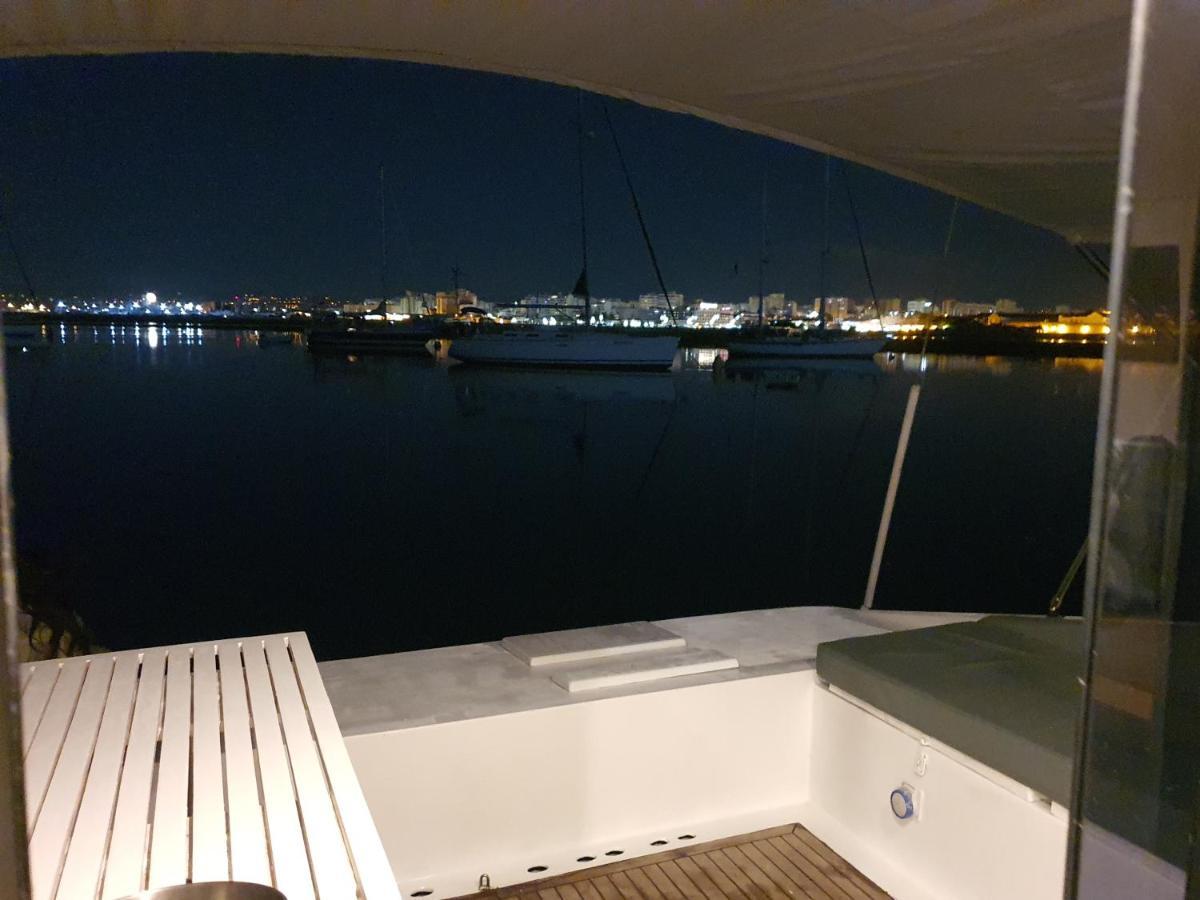Barco Casa Catamara Sleepandboat Hotel Фаро Екстериор снимка